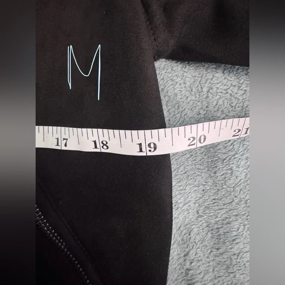 KUT from the Kloth Jackie Moto Jacket - Picture 6 of 7